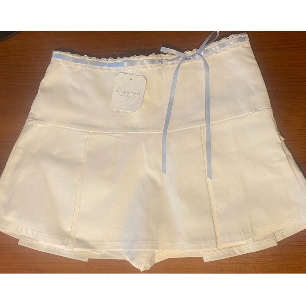 White Cheer Skort w/ Lace & Ribbon Waist